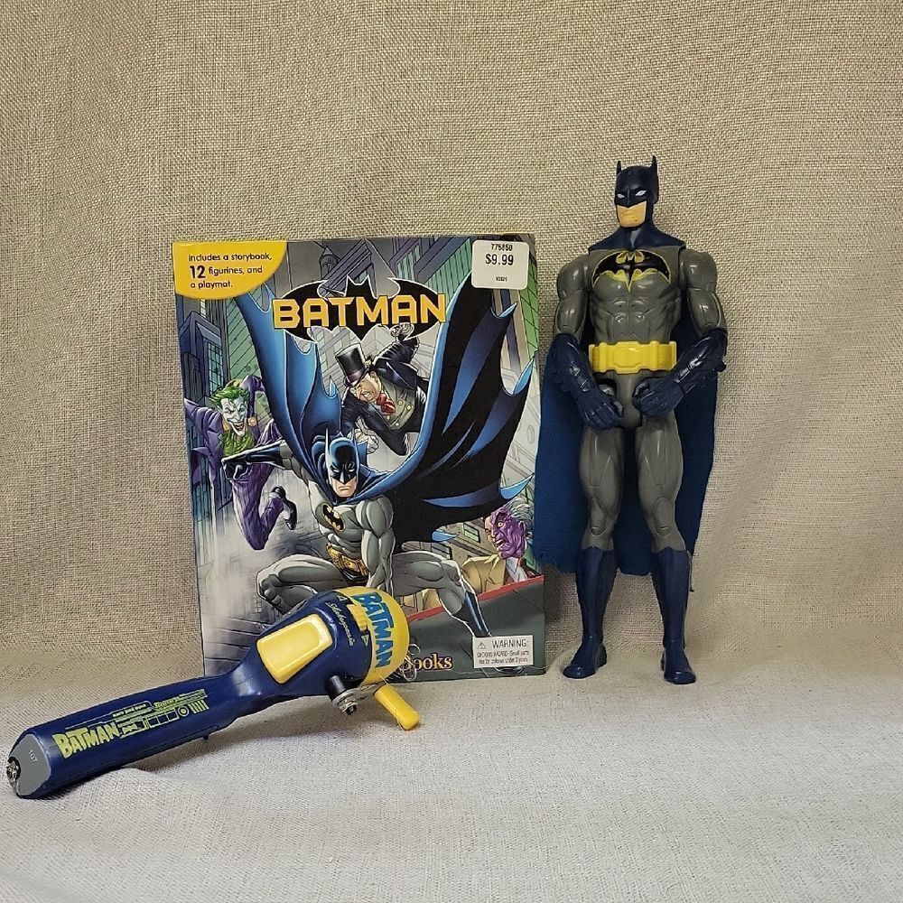 DC Comics Batman My Busy Books Story‎ Book Play Set, Fishing Pole, 11" Figure